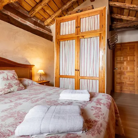 Casa Rural El Viejo Almacen, Proximo A Segovia, 6 Personas Landhaus