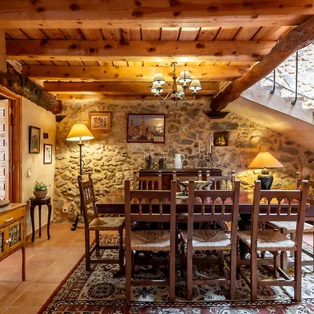 Casa Rural El Viejo Almacen, Proximo A Segovia, 6 Personas Landhaus *