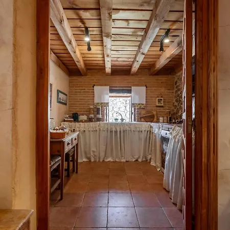 Casa Rural El Viejo Almacen, Proximo A Segovia, 6 Personas Landhaus *